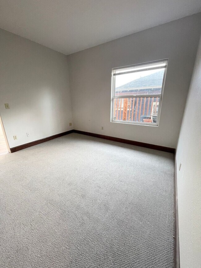 Foto del edificio - Charming 4-Plex Craftsman in Irvington