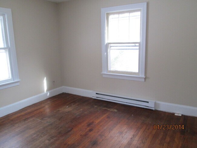 Foto del edificio - 3 bedroom home on 5 acres