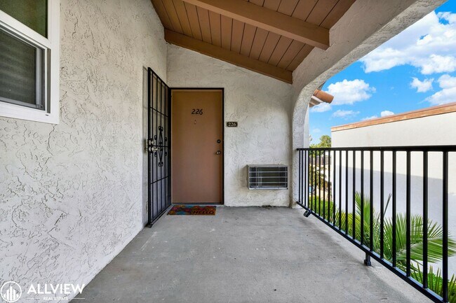 Building Photo - *MOVE IN SPECIAL $500 OFF FIRST MONTH'S RE...