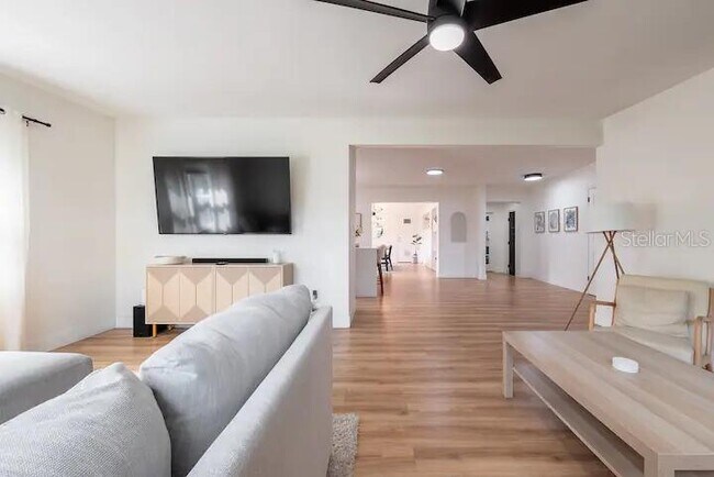 Foto del edificio - 430 Stimson St