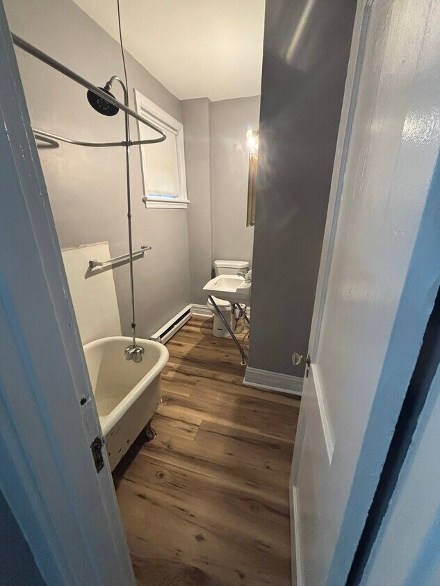 Building Photo - 1725 Revere St