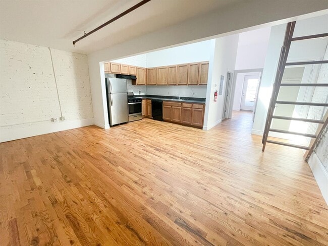 Building Photo - 208 W Michigan Ave