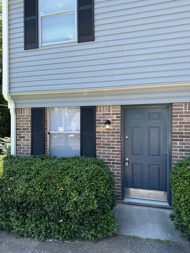 Foto del edificio - 1511 Rustic Dr