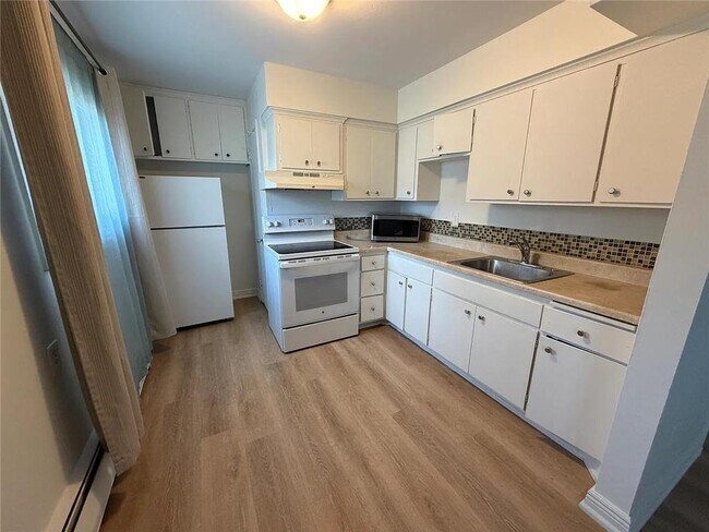 Foto del edificio - 8956 Griggs Ave