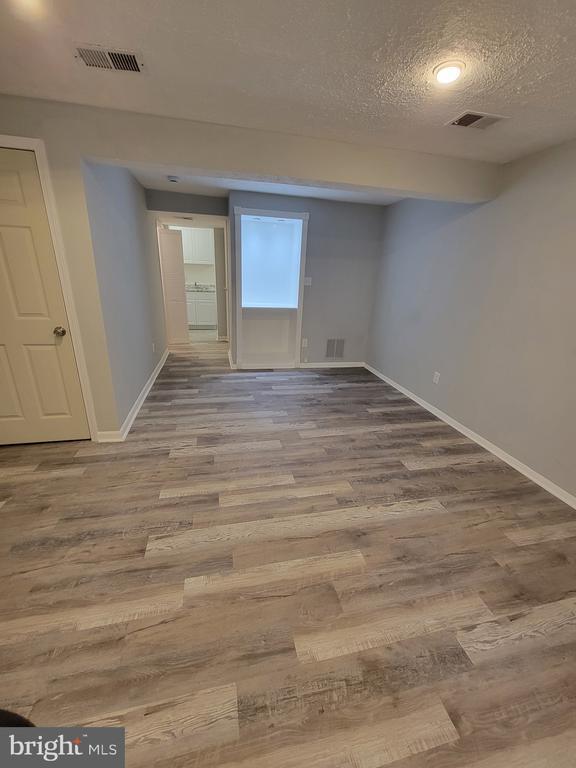 Building Photo - 8417 Lazy Creek Ct