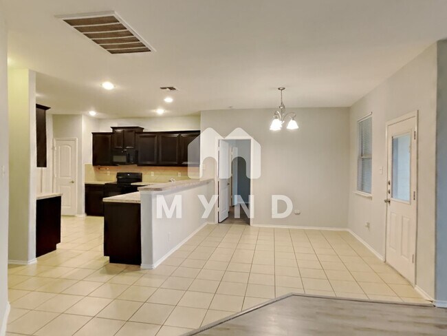 Foto del edificio - 414 Jasmine Cir