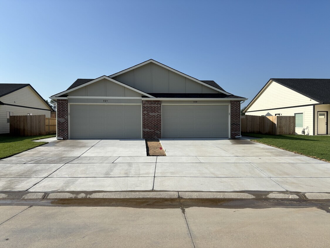 Photo - 521 Briarbrook Ln (Park City, KS)