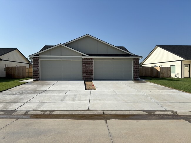 Photo - 521 Briarbrook Ln (Park City, KS) House