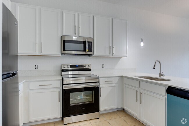 Bahama Bay II Apartments - 4