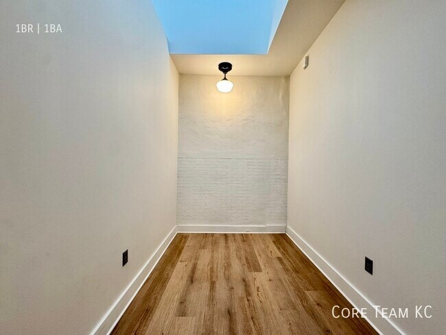 Foto del edificio - 315 E 39th St