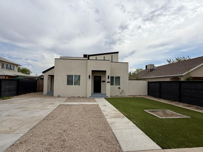 Photo - 2029 West Adams Street