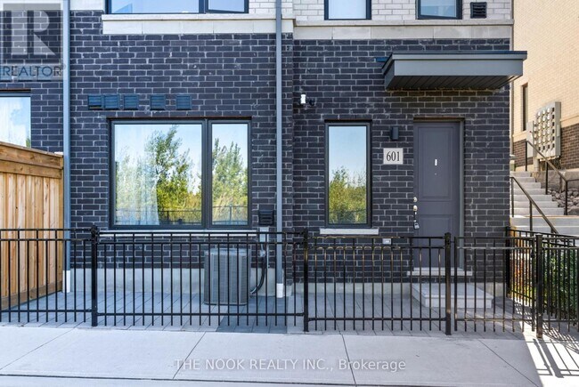 Building Photo - 160-160 Densmore Rd