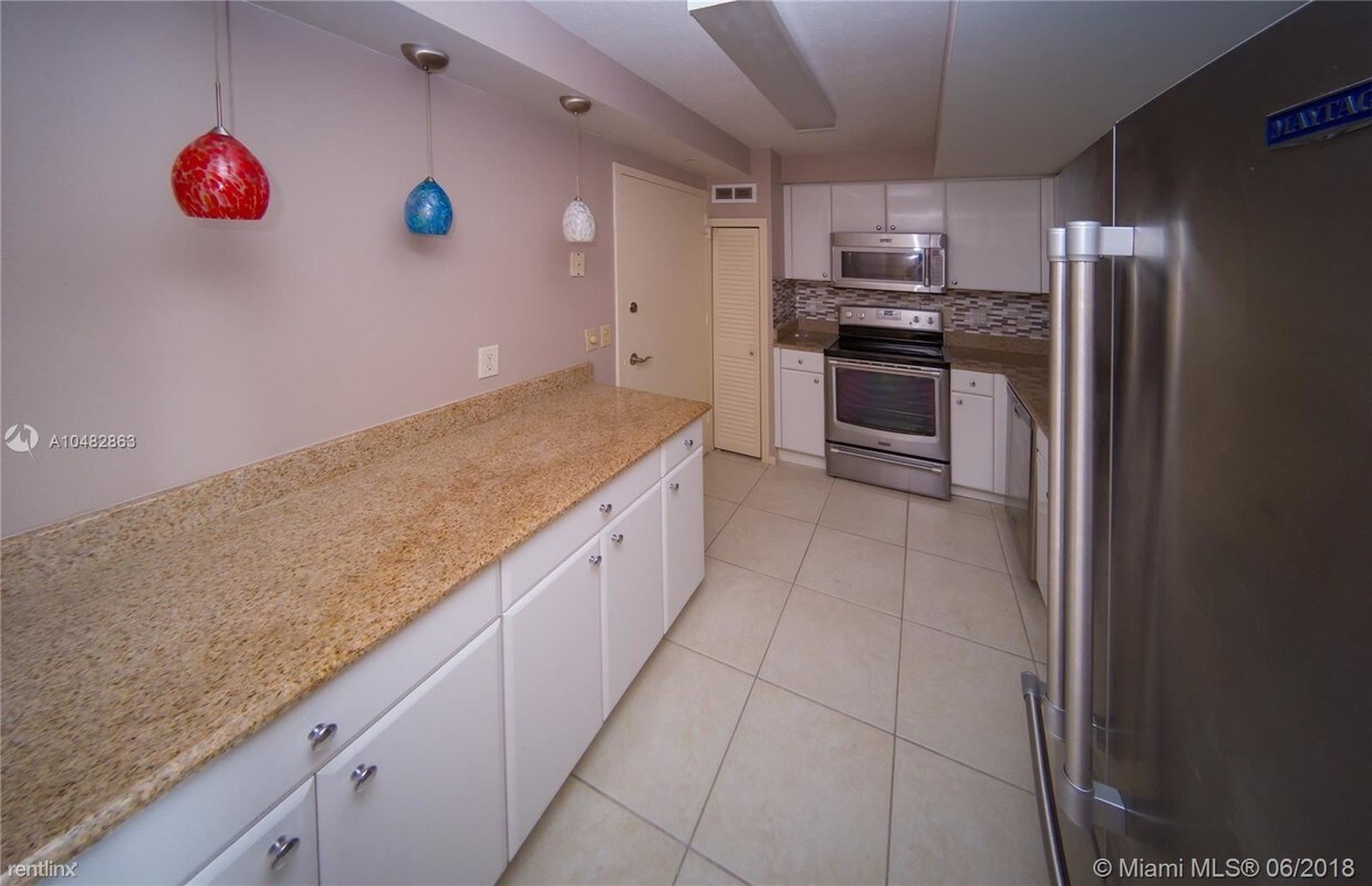 Building Photo - 2 br, 2 bath Condo - 1900 S Ocean Blvd Apt 8T