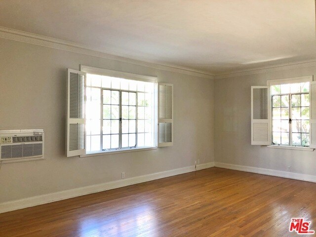 Foto principal - 153 S Camden Dr