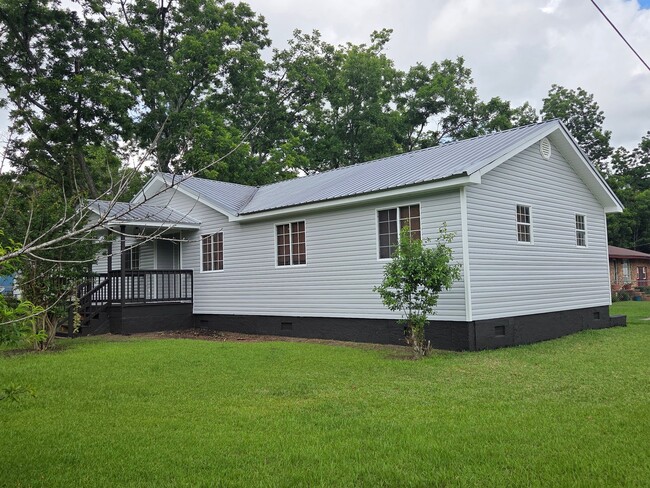 Building Photo - 3109 Cabin St