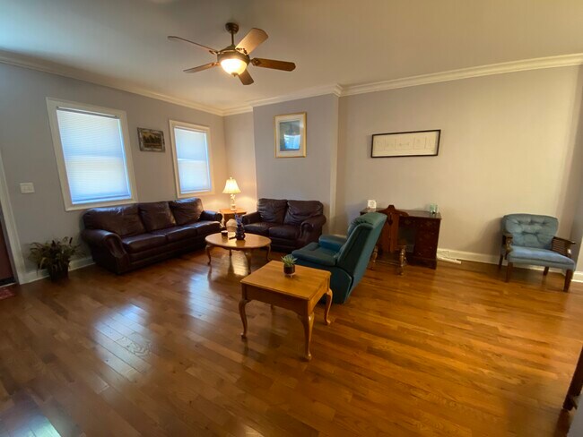 Foto del edificio - 907 E Carson St