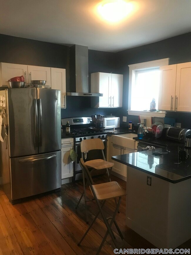 Building Photo - 376 Prospect St