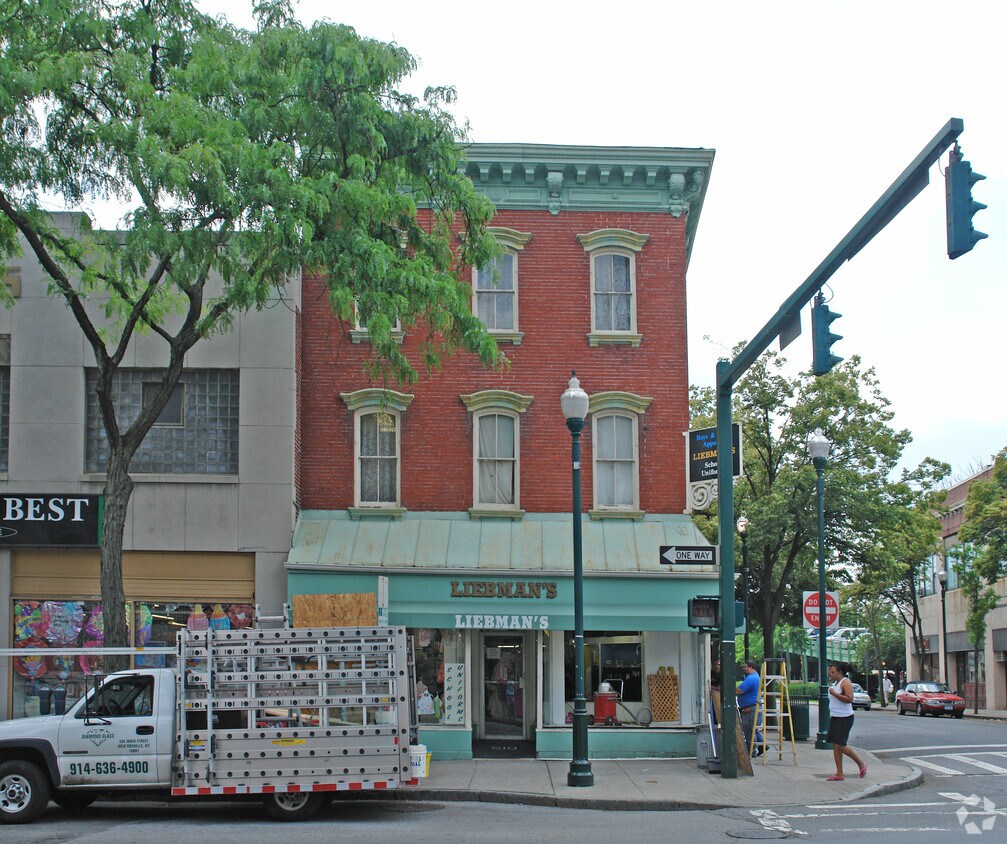 Building Photo - 510 Main St