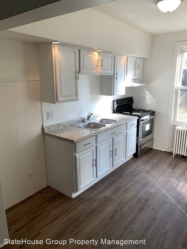 Building Photo - 4 br, 1 bath House - 328 N 5th St