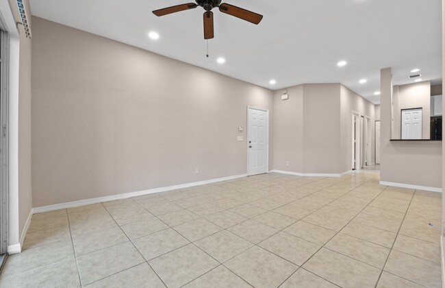 Building Photo - 3105 Grandiflora Dr