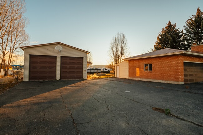 Foto del edificio - 284 N 45th E