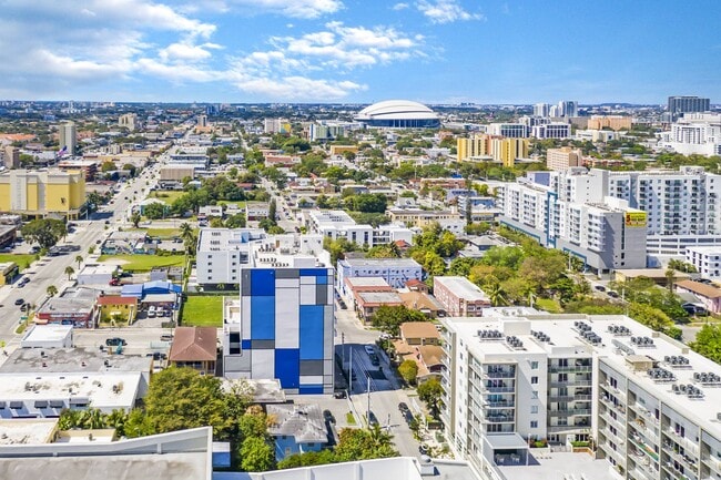 Building Photo - East River Living  Elevated in Little Havana.