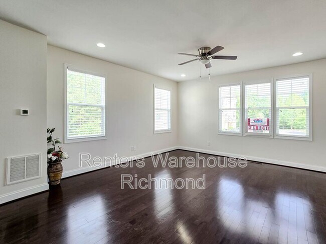 Foto del edificio - 5221 Bedford Falls Cir