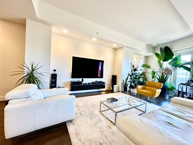 Building Photo - 5055 Addison Cir