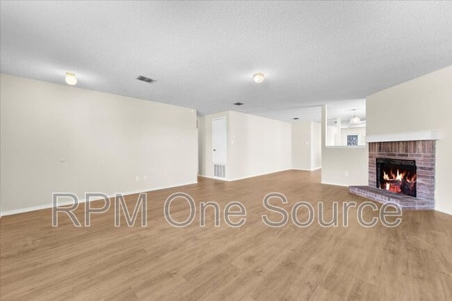 Building Photo - 2633 Salt Maker Way