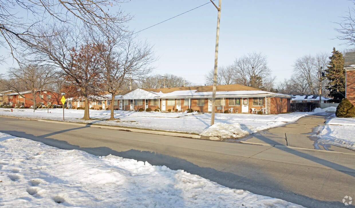 Building Photo - 23700 Kelly Rd