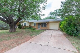 Building Photo - 218 N San Jose Dr