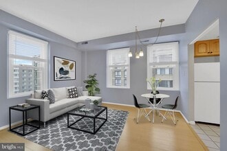 Building Photo - 1133 13th St NW