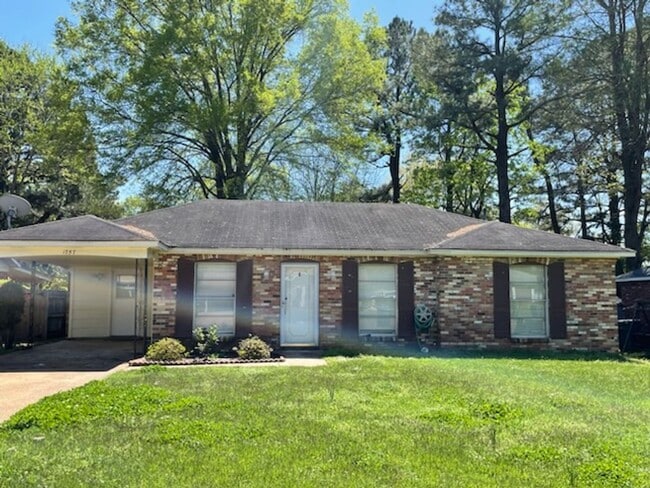 Photo - 1757 Custer Dr House