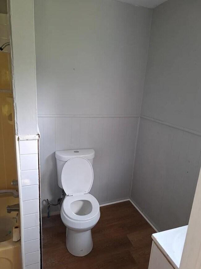 Foto del edificio - 1031 W 17th St