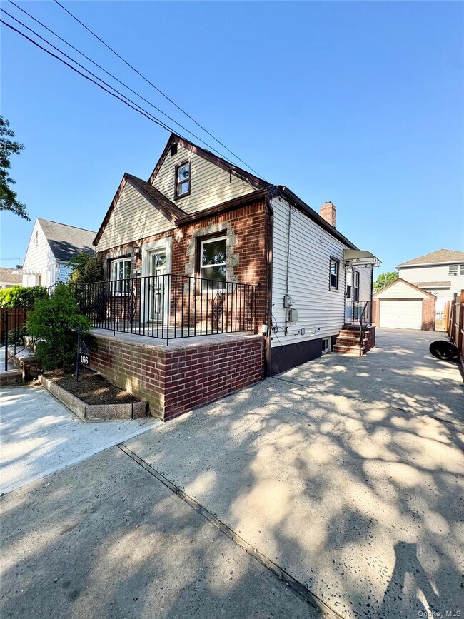 Building Photo - 166 Belmont Blvd