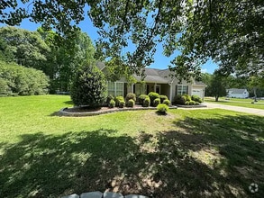 Building Photo - 102 Tesi Ct