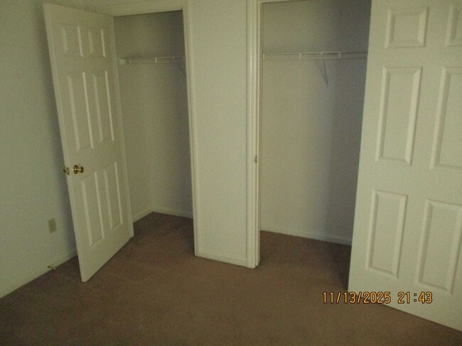 Building Photo - Twentieth, 914-C