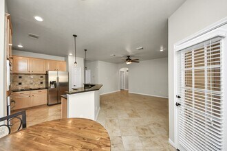 Building Photo - 4418 Ringrose Dr