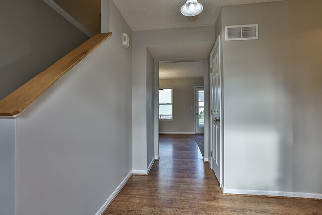 Building Photo - 200 Regency Square