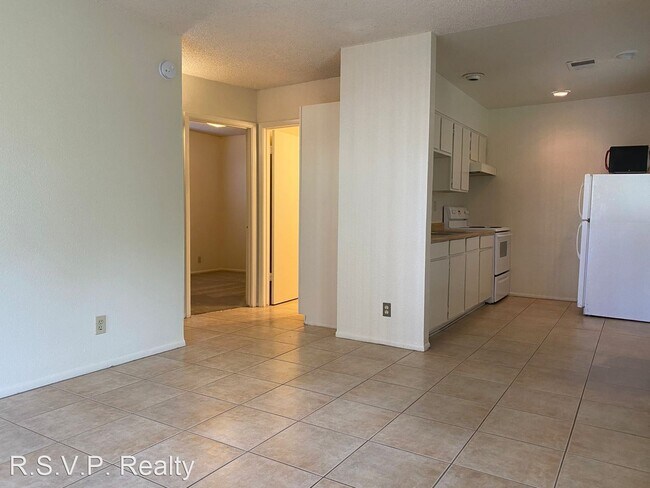 Building Photo - 2 br, 1 bath House - 511 W. 12th St