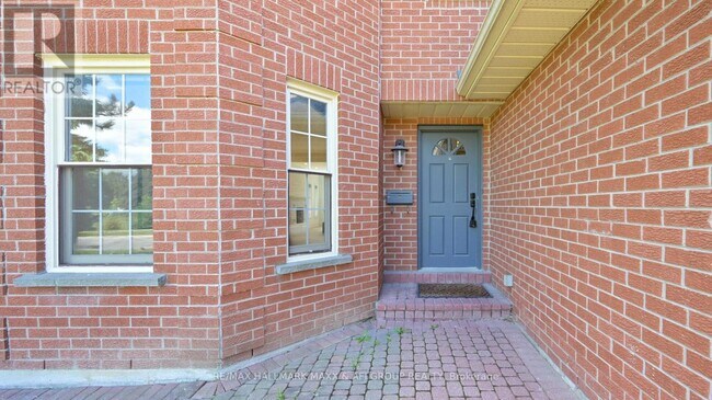 Building Photo - 243 Murray Dr