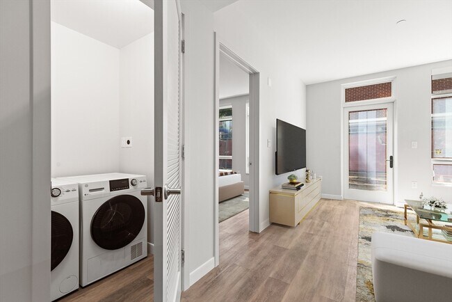 Foto del edificio - 10135 Gate Pkwy N