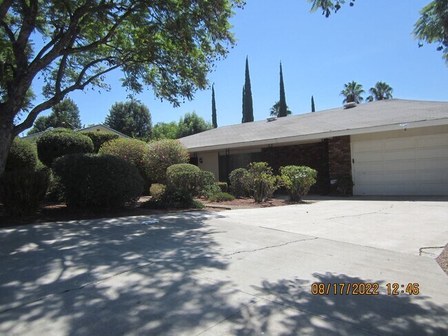 Building Photo - 3 br, 2.5 bath House - 1290 HIGHRIDGE ST