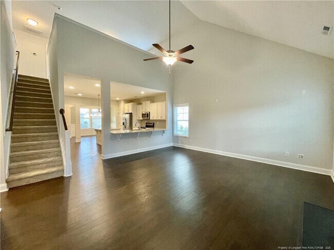 Foto del edificio - 155 Cromwell Ct