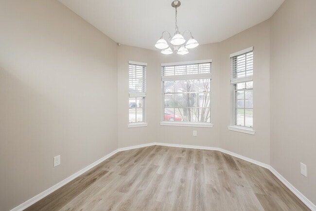 Building Photo - 18718 Timber Trace Dr