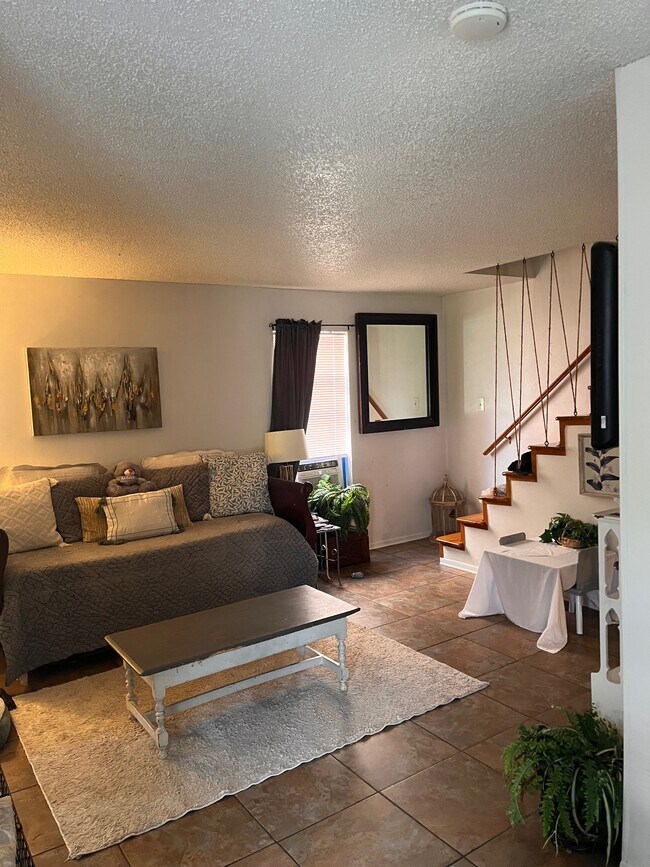 Building Photo - 4332 Rue de Belle Maison