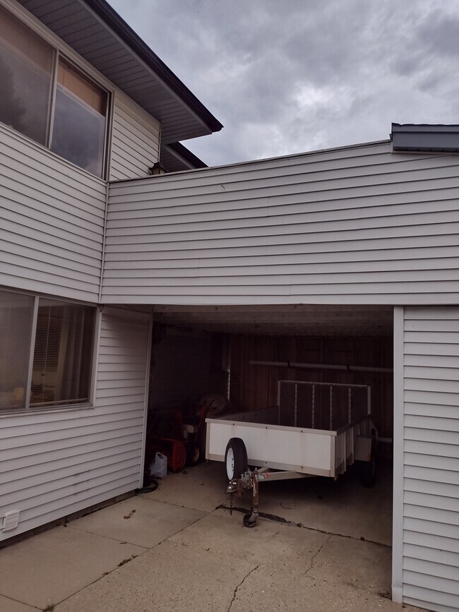 Foto del edificio - 3284 E Norwich Ave