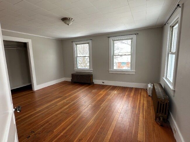 Building Photo - 152 W Seneca St