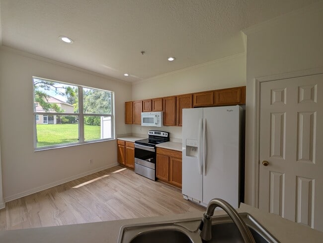 Building Photo - 4004 Crabtree Ave