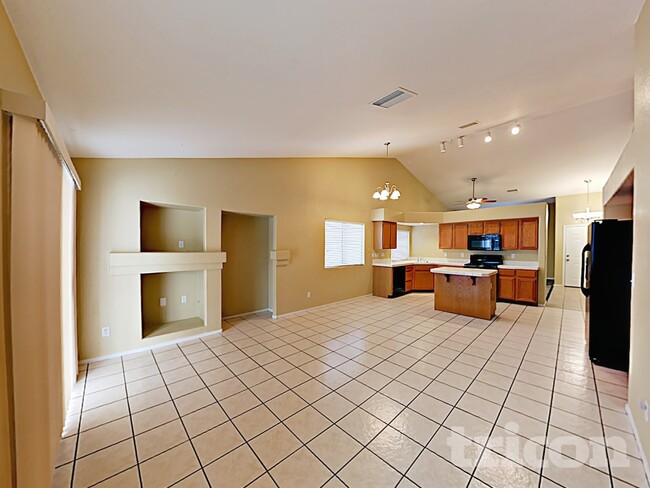 Foto del edificio - 610 Largo Azul Ave